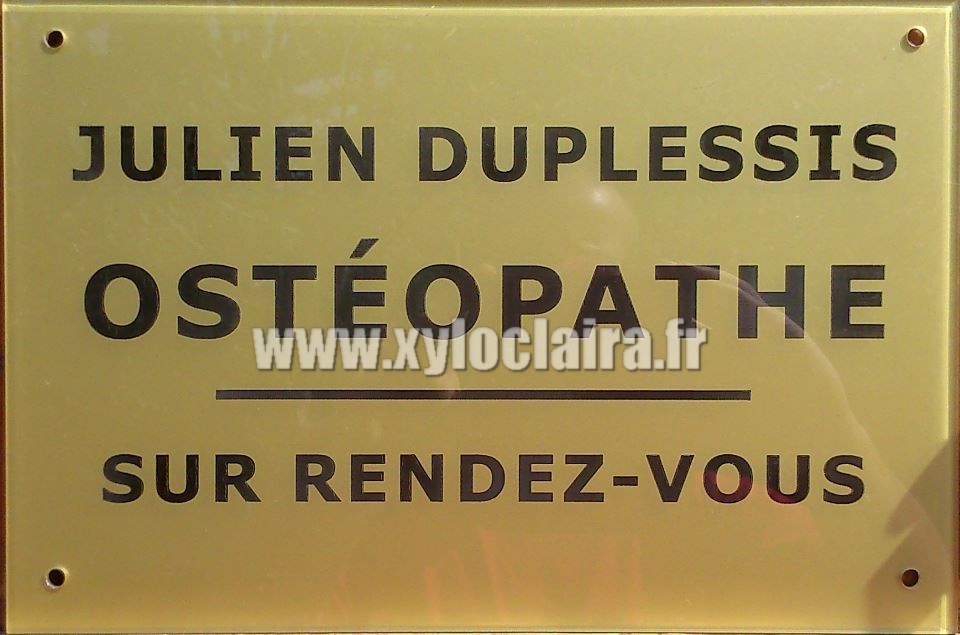 Réf : 18235 Gravoglas 1 - Plaque murale 300x200mm doré- ostéopathe - ep:3mm - 4 lignes - Ostéopathe